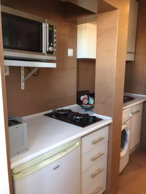 Unique Monsanto View 2 Bedrooms In Campolide Lissabon