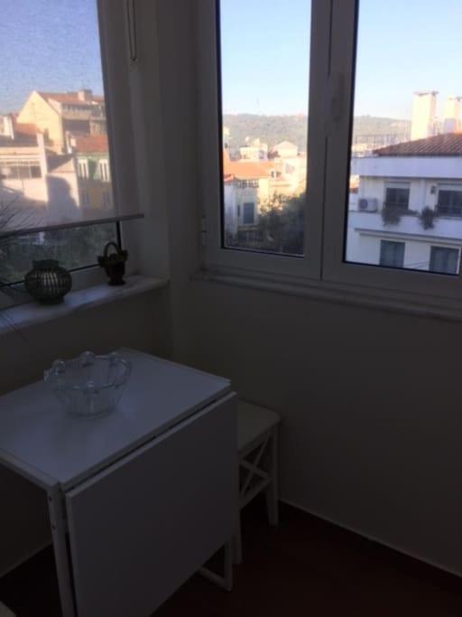 Unique Monsanto View 2 Bedrooms In Campolide *