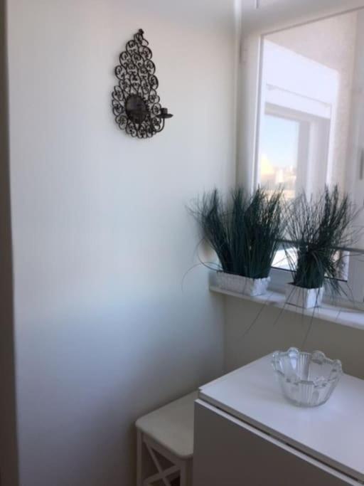 Unique Monsanto View 2 Bedrooms In Campolide * Lissabon